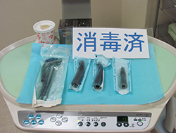 治療に使用する器具は、それぞれ滅菌パックしたものを使用しています。